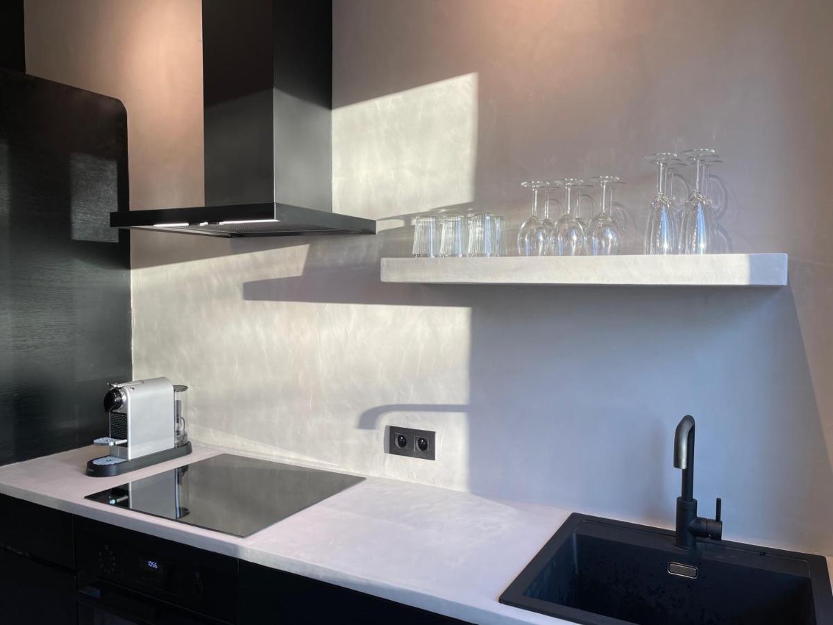 3 Bedroom Art-Nouveau Apartment With Free Parking เกนต์ ภายนอก รูปภาพ
