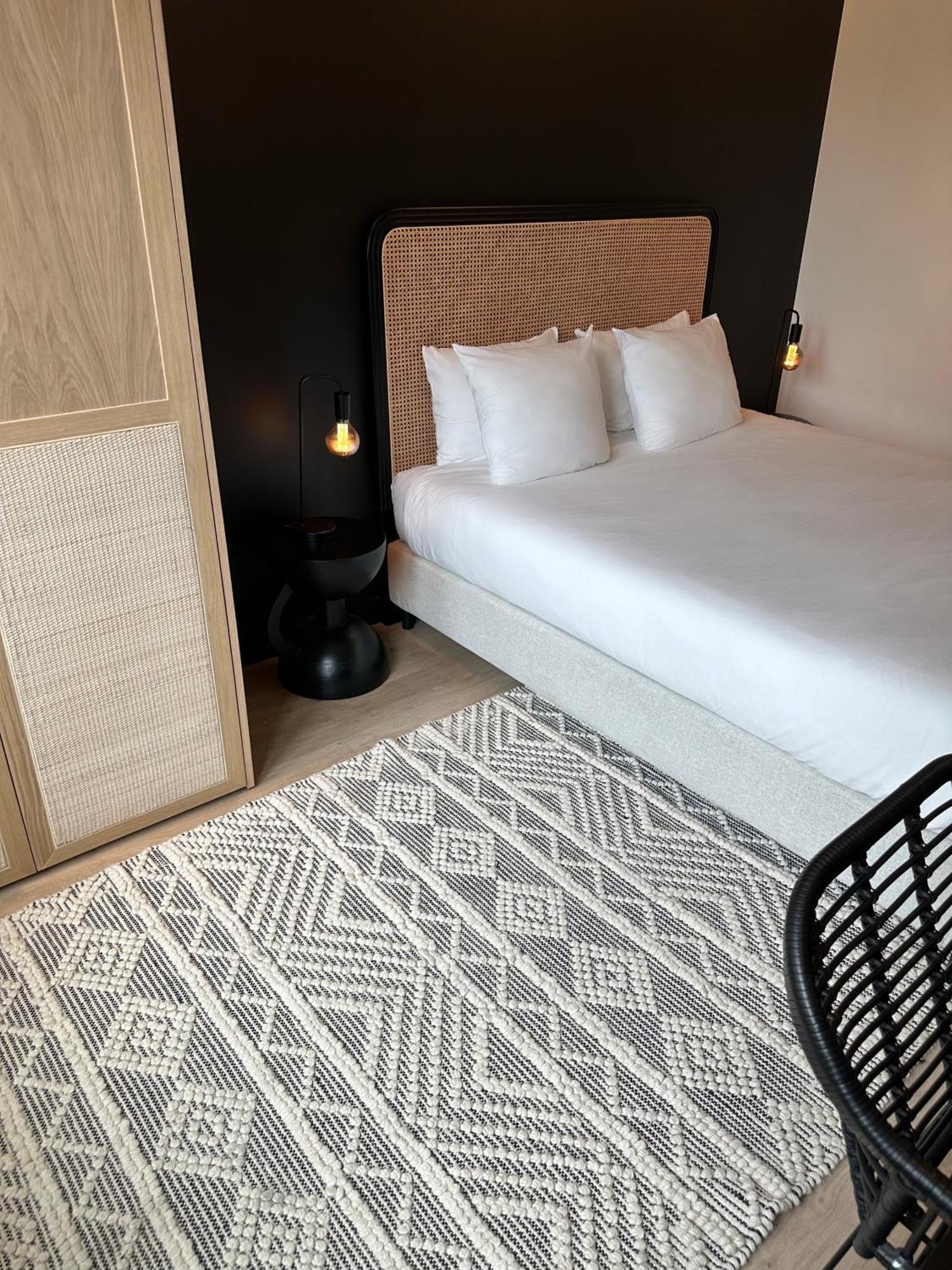 3 Bedroom Art-Nouveau Apartment With Free Parking เกนต์ ภายนอก รูปภาพ