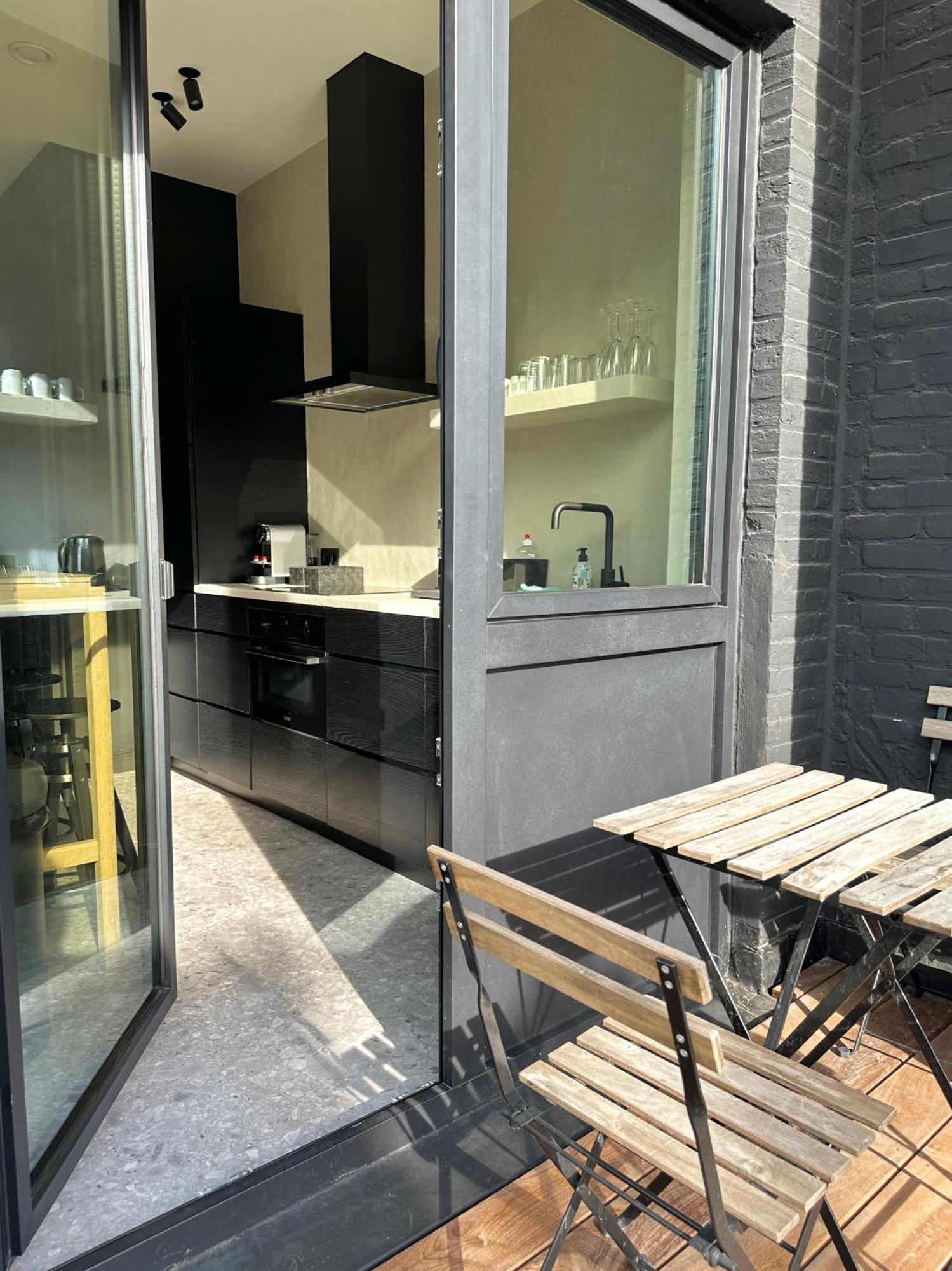 3 Bedroom Art-Nouveau Apartment With Free Parking เกนต์ ภายนอก รูปภาพ